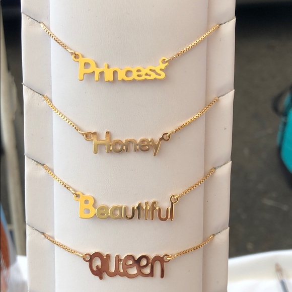 Beautiful Necklaces for everyday use. - Picture 1 of 5